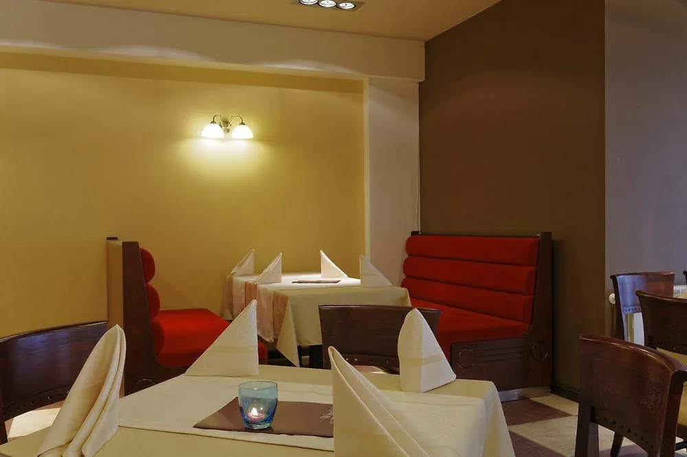 Trinity Residence בנסקו