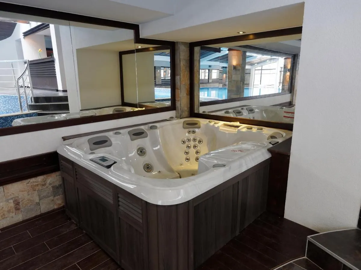 Trinity Residence בנסקו 4*,